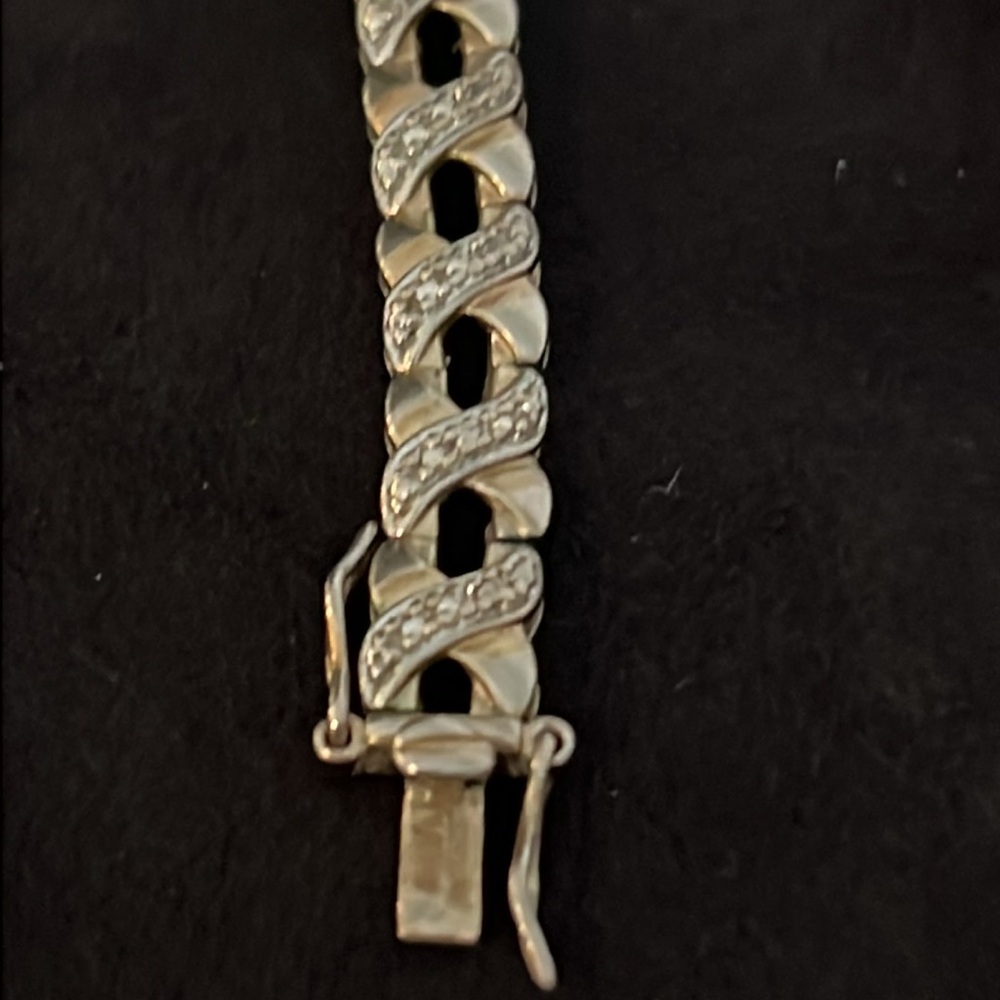 Sterling Silver diamond accents tennis bracelet